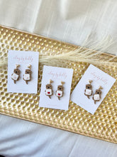 Load image into Gallery viewer, Love Letter Otters