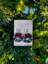 Load image into Gallery viewer, Wreath Huggie