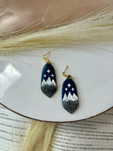 Load image into Gallery viewer, *PRE-ORDER* City of Starlight