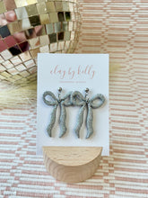 Load image into Gallery viewer, Fem Slim Bow (4 Colors)