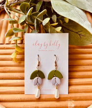 Load image into Gallery viewer, Lavender Tulip Dangle
