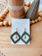 Load image into Gallery viewer, Holiday Pearl Dangle (2 Colors)
