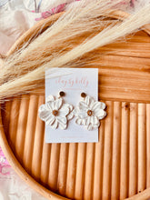 Load image into Gallery viewer, White April Flowers
