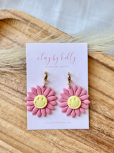 Load image into Gallery viewer, Smiley Daisy Dangle (2 Colors)
