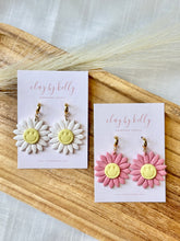 Load image into Gallery viewer, Smiley Daisy Dangle (2 Colors)

